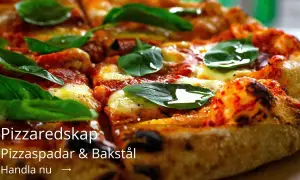 En saftig pizza med färsk basilika, perfekt för pizza dagen. Pizzaredskap finns att köpa.